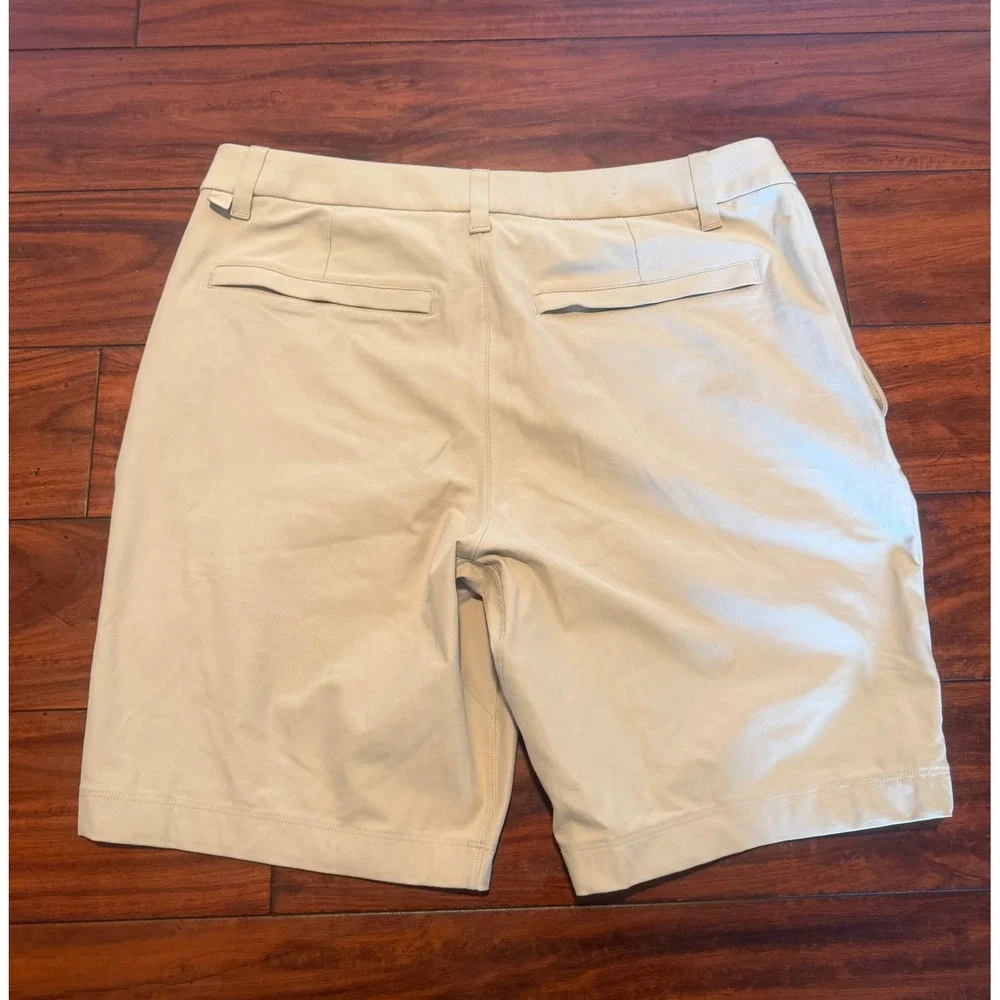 Lululemon Commission Shorts 9 Mens 32 Khaki Tan Chino Golf LM7BMIS.02